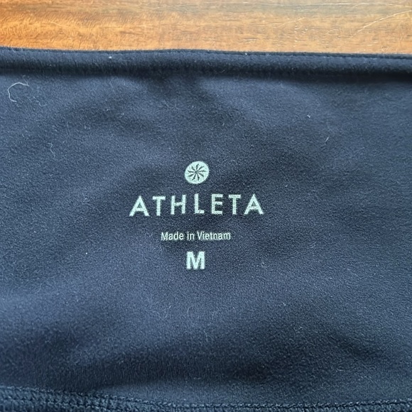 Athleta cropped navy leggings 7/8th - Picture 5 of 6